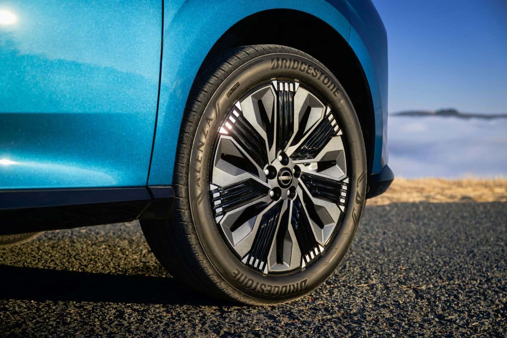 Nissan's New Aurora Blue Metallic Murano Is the Ocean in Motion