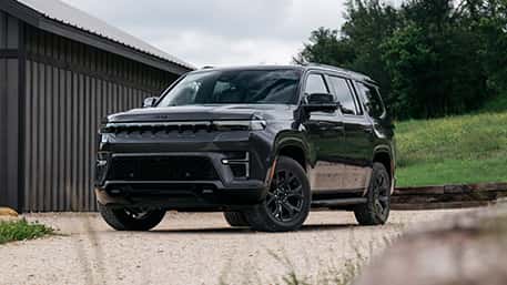 Ram Ramcharger SUV V8 vs 2026 Jeep Grand Wagoneer