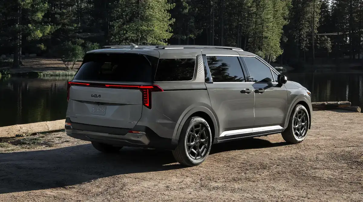 2027 Kia Carnival Hybrid back view