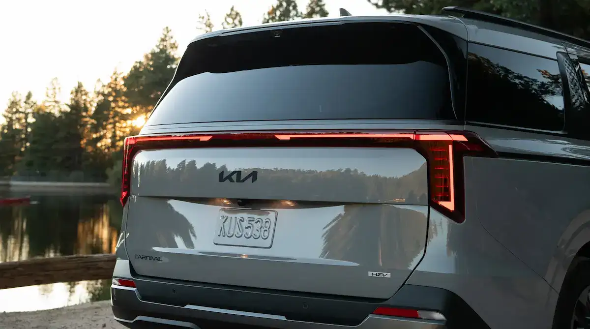 2027 Kia Carnival Hybrid close back view