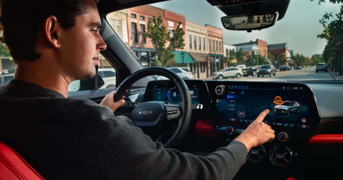 The 11-inch Driver Information Center and 17.7-inch touchscreen in the Blazer EV LT