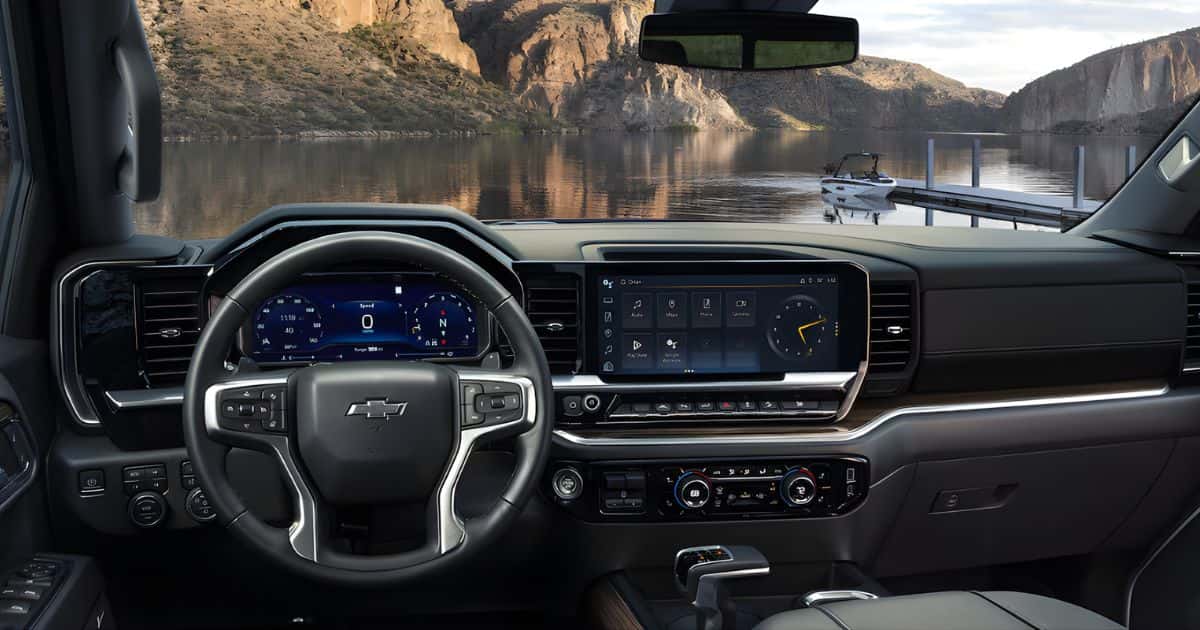 The infotainment and driver information center in the 2026 Chevrolet Silverado 1500