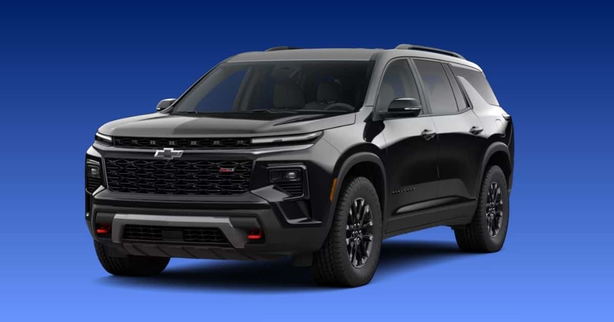 The Mosaic Black Metallic paint color of the 2026 Traverse Z71