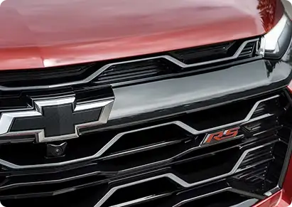 Close-up of the Chevrolet Equinox RS grille and bowtie emblem