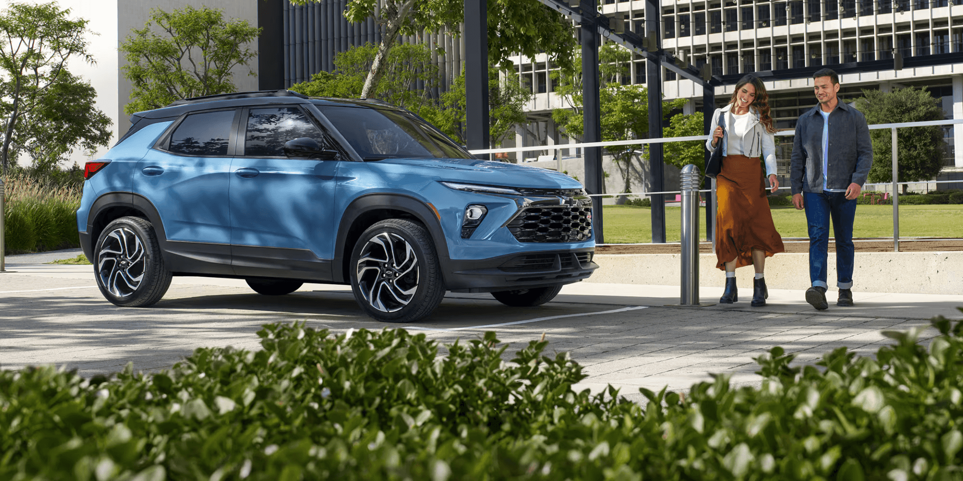 2026-chevrolet-trailblazer-parked-with-two-people-outside