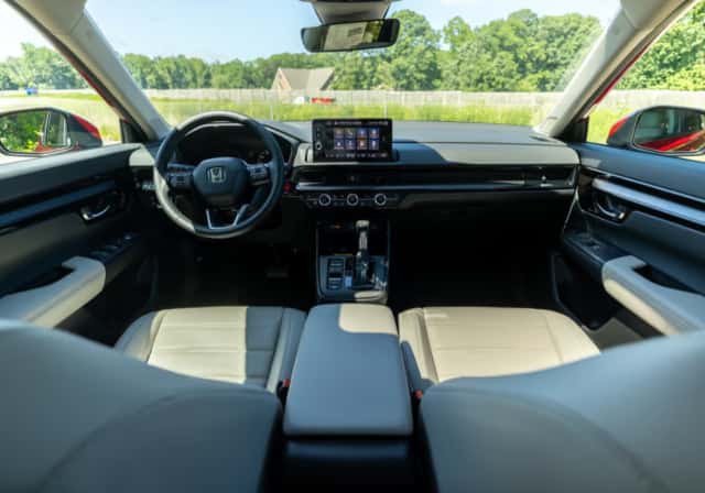 Honda-CR-V-interior” width=