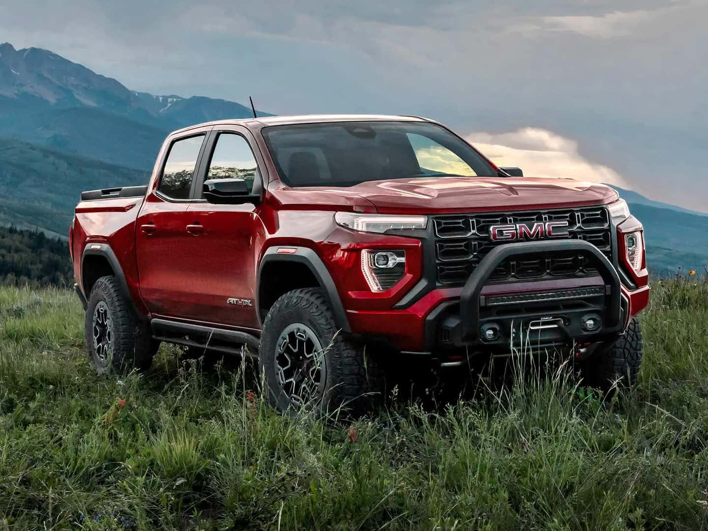 2025 GMC Canyon's bold front grille and LED headlights.