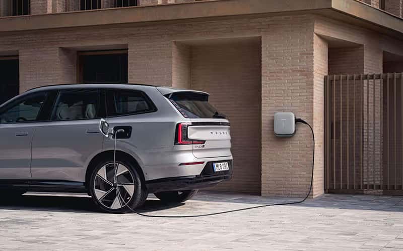 Volvo EX90 Charging
