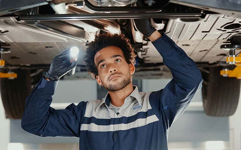 Volvo Oil Change Technician