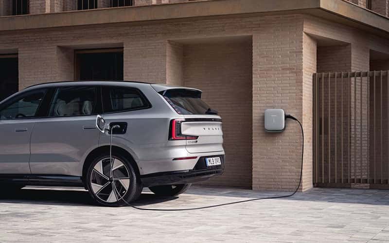 Volvo EX90 Charging