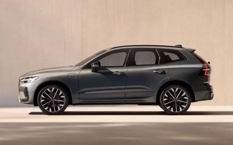 2026 Volvo XC60 vs XC90 - Compare Specs, Dimensions, Price, Features