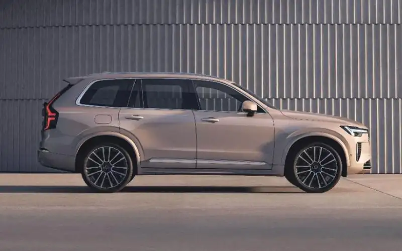2026 Volvo XC60 vs XC90 - Compare Specs, Dimensions, Price, Features