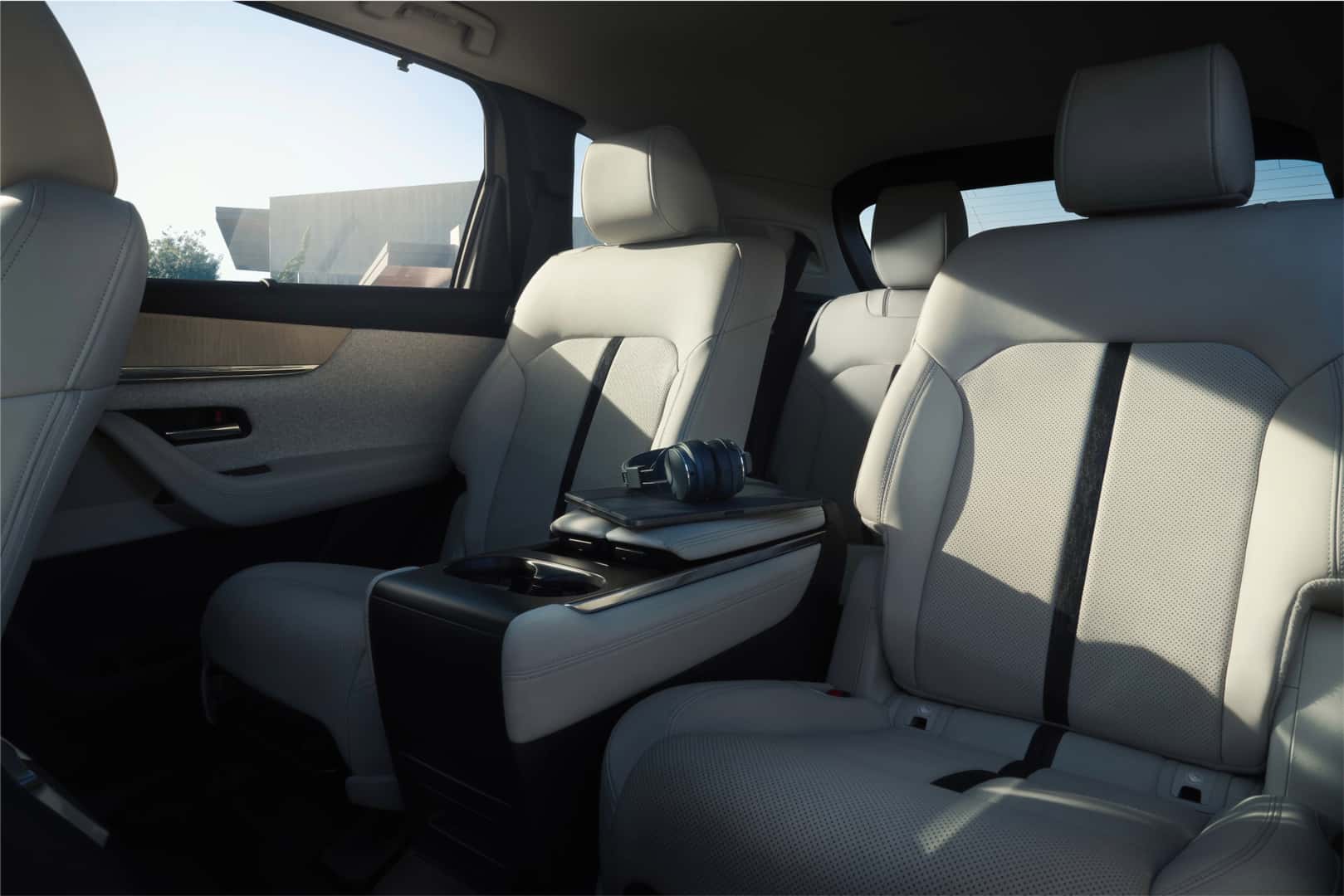 CX-90 second-row captain's chairs