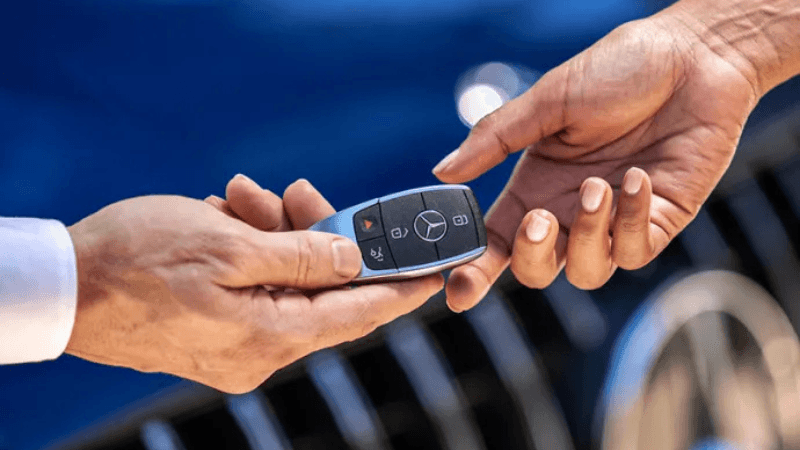 Mercedes-Benz pickup and delivery service for vehicle maintenance