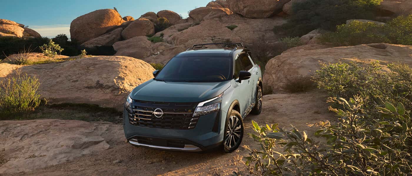 2026 Nissan Pathfinder Exterior Off-roading On Rocks