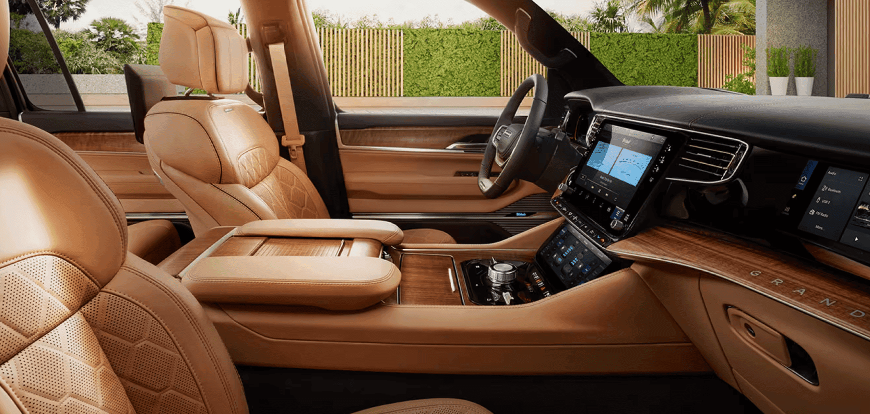 2024_Grand_wagoneer_interior.