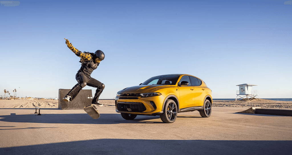 2024-dodge-hornet-yellow-exterior.