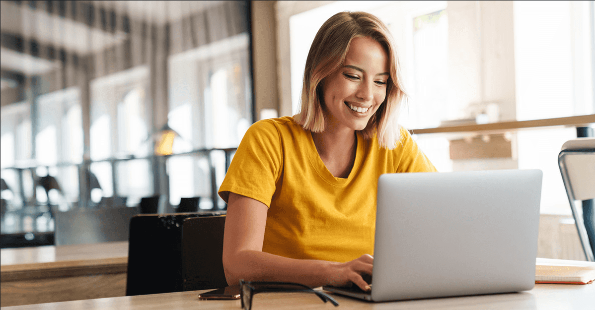 Women typing up a Helfman review.