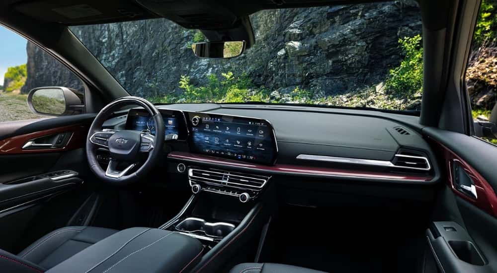 Black dash and interior in a 2026 Chevy Traverse Z71 =