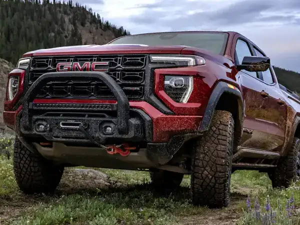 2025-GMC-Canyon-Front-view
