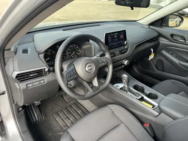 2025-Nissan-Altima-Dashboard
