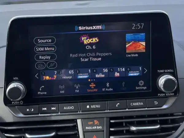 2025-Nissan-Altima-Display