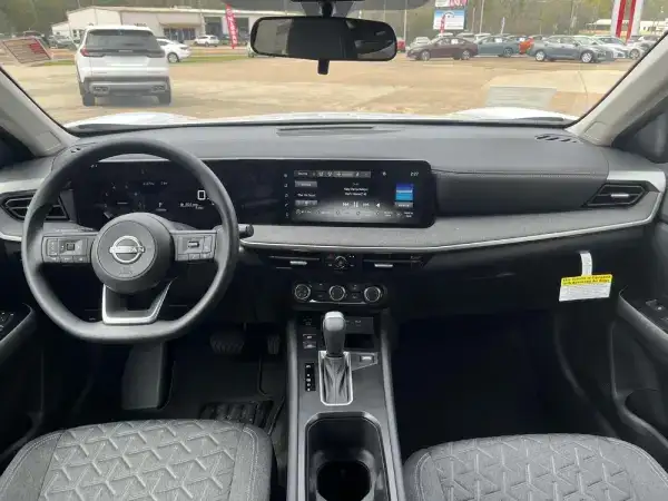 2025-Nissan-Kicks-Dashboard