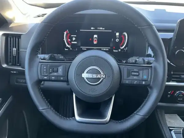 2025-Nissan-Pathfinder-Tech