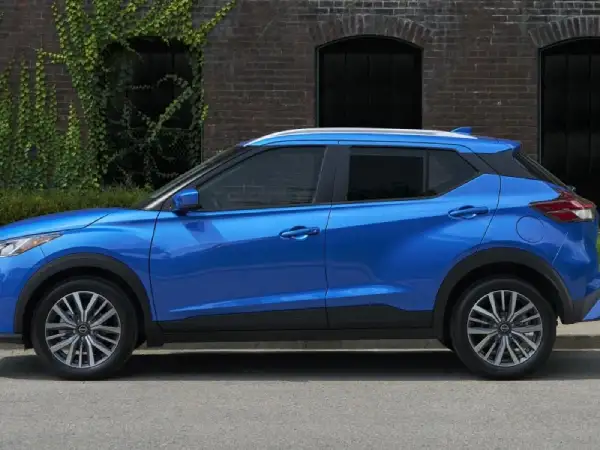 2025 Nissan Kicks Play Exterior