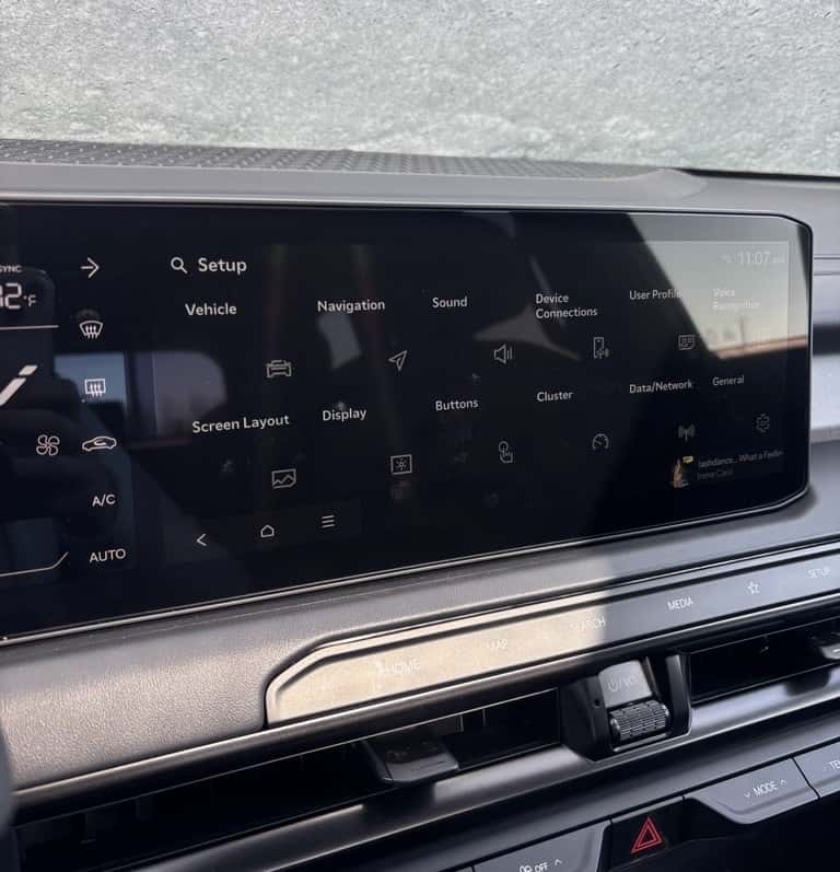 Display Themes in the Kia Telluride