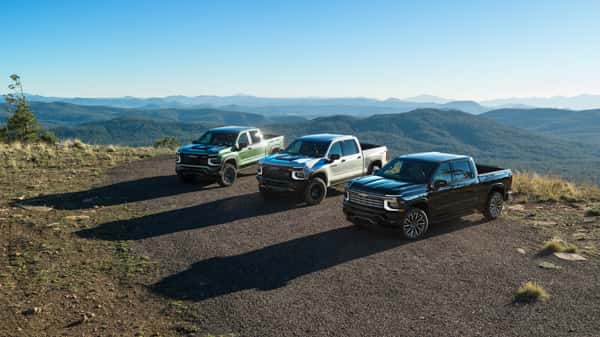 Pack shot of 2027 Chevrolet Silverado 1500 Trail Boss in Trilliu