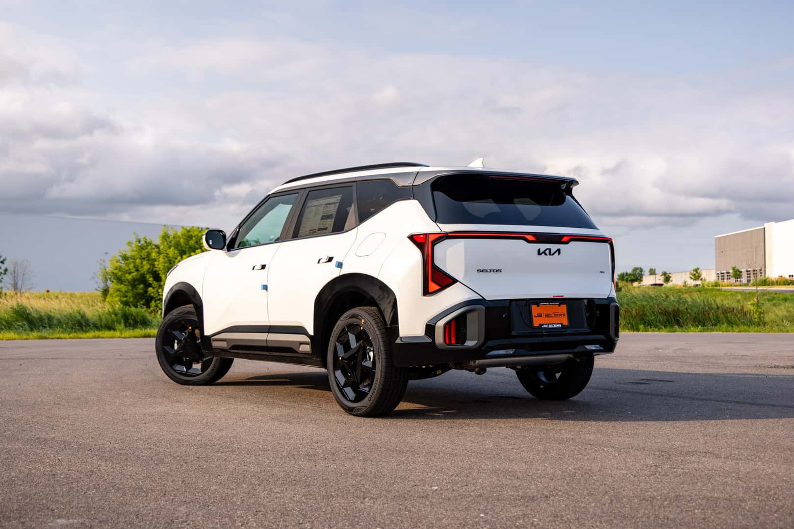 2027 Kia Seltos rear three-quarter exterior view