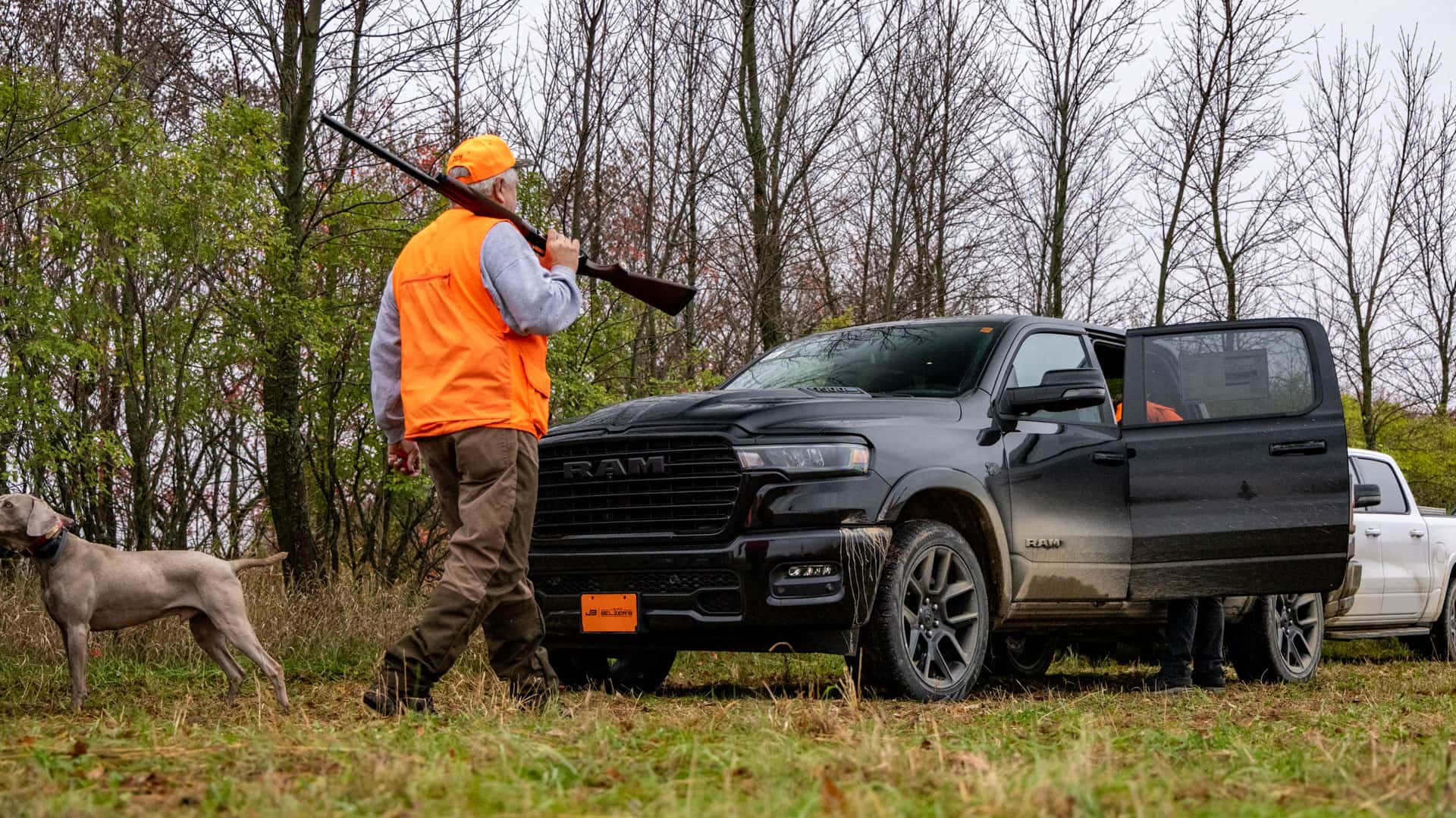Hunter Walks by Belzer Truck at the SYP Hunt