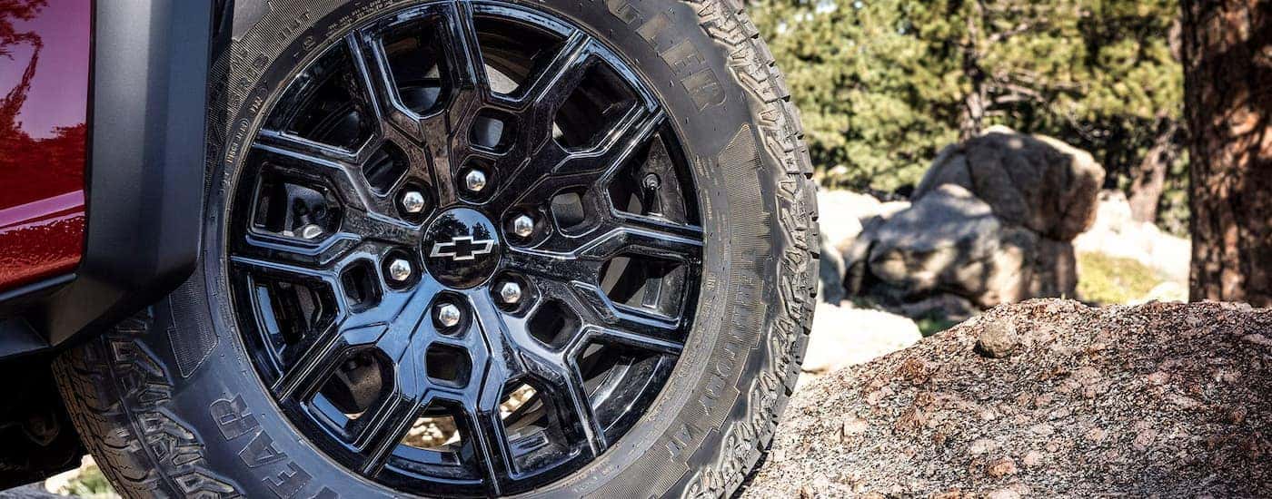 Close-up of a tire with rim on a 2025 Chevy Colorado for sale