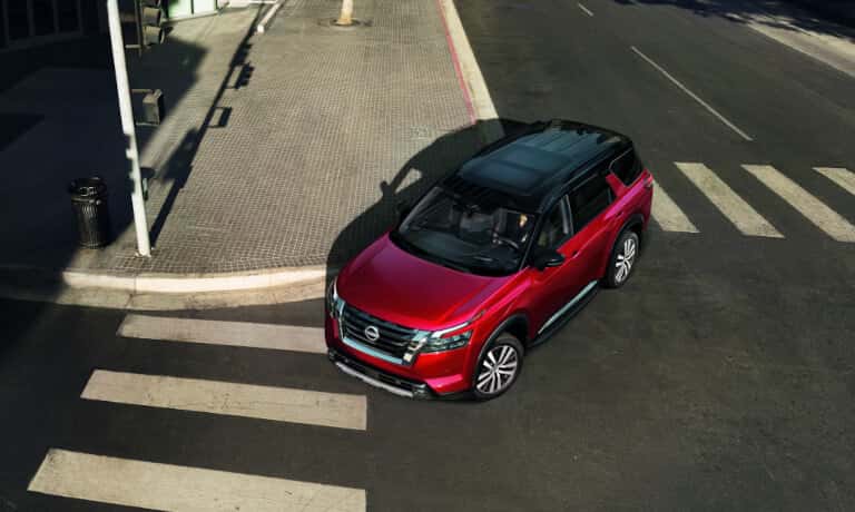 2025 Nissan Pathfinder turning from above
