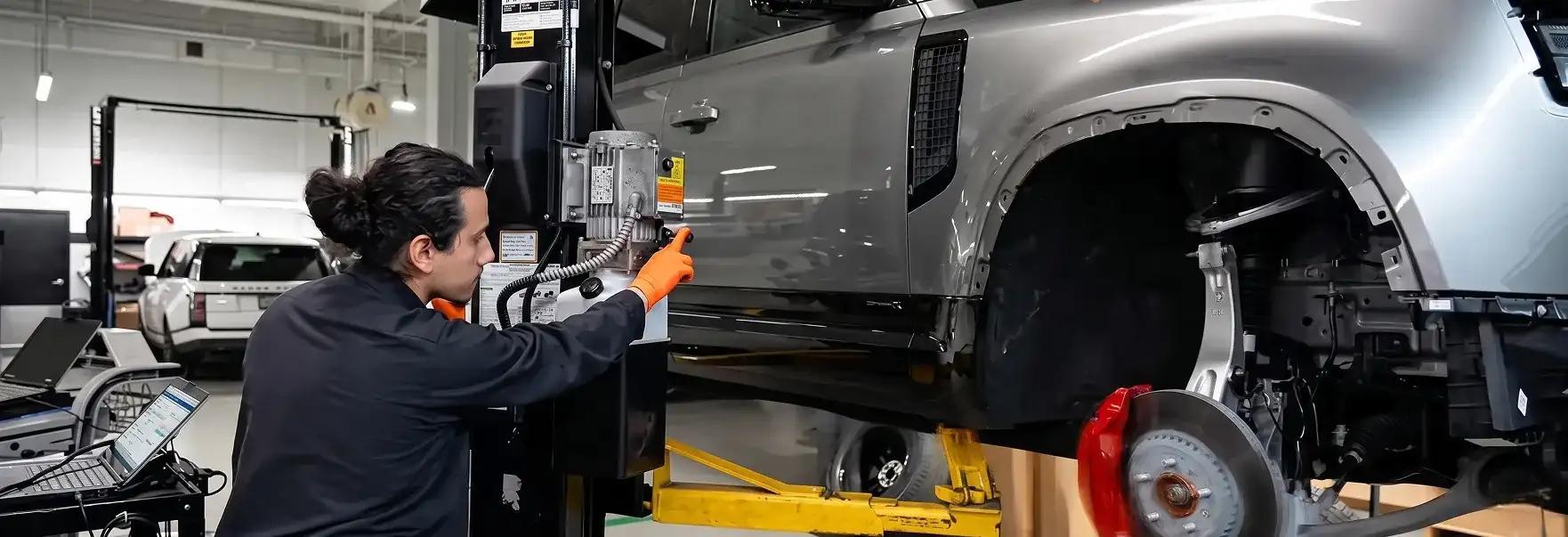 Land Rover service detail