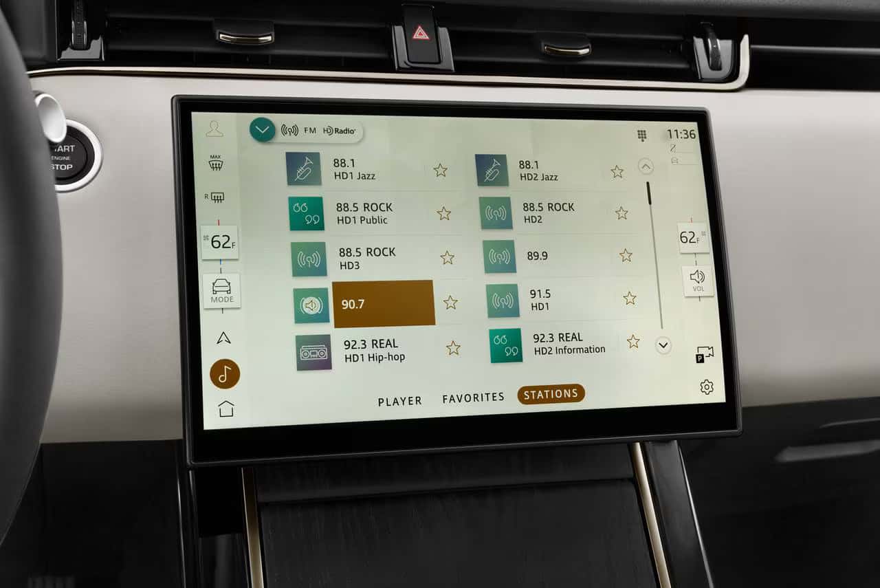 2026 Range Rover Evoque wireless Apple CarPlay and Android Auto