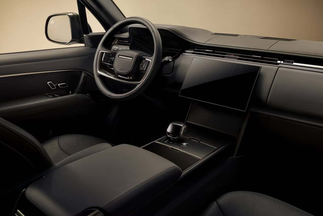 2026 Range Rover SV Black interior technology and design