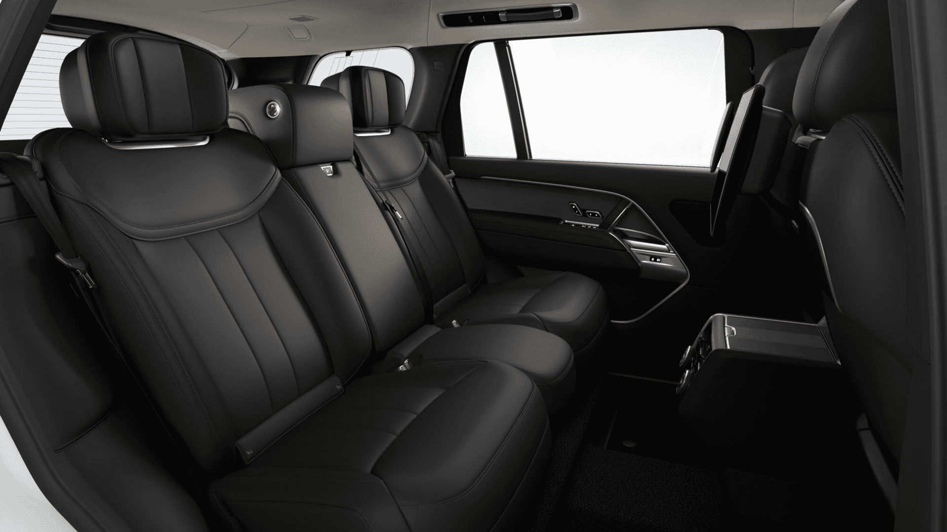 2027 Range Rover interior comfort and cargo