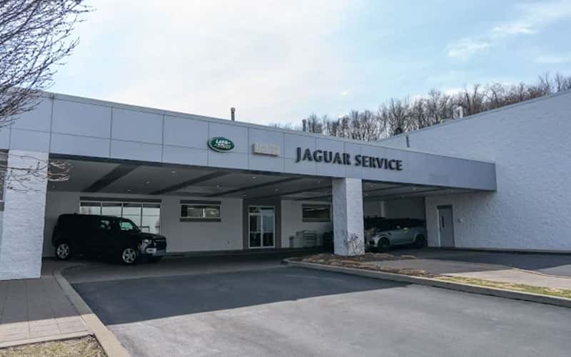 Land Rover North Hills Service Department