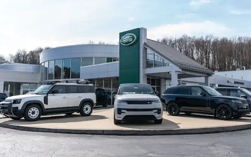 Land Rover North Hills