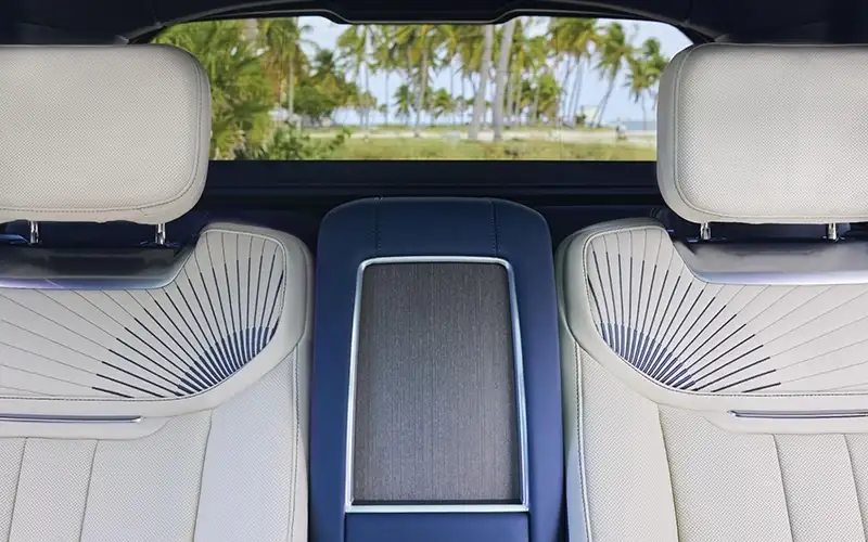 Range Rover SV Interior