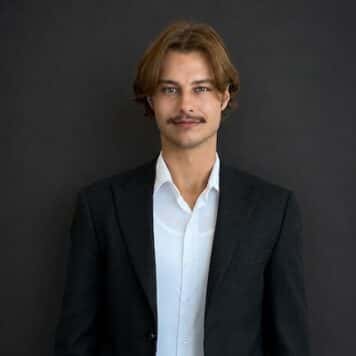 Gabriel  Salyer