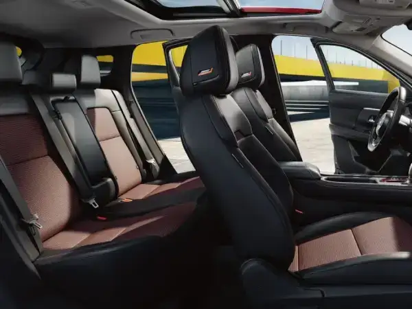 kicks interior seats