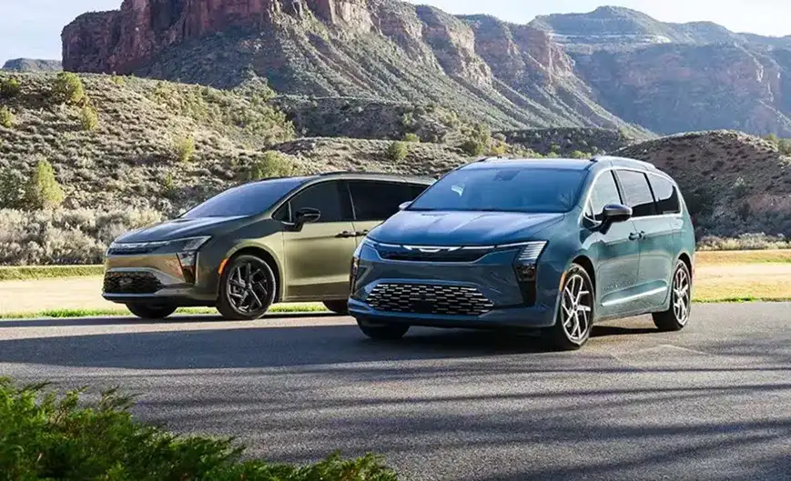 2027 Chrysler Pacifica gallery 2