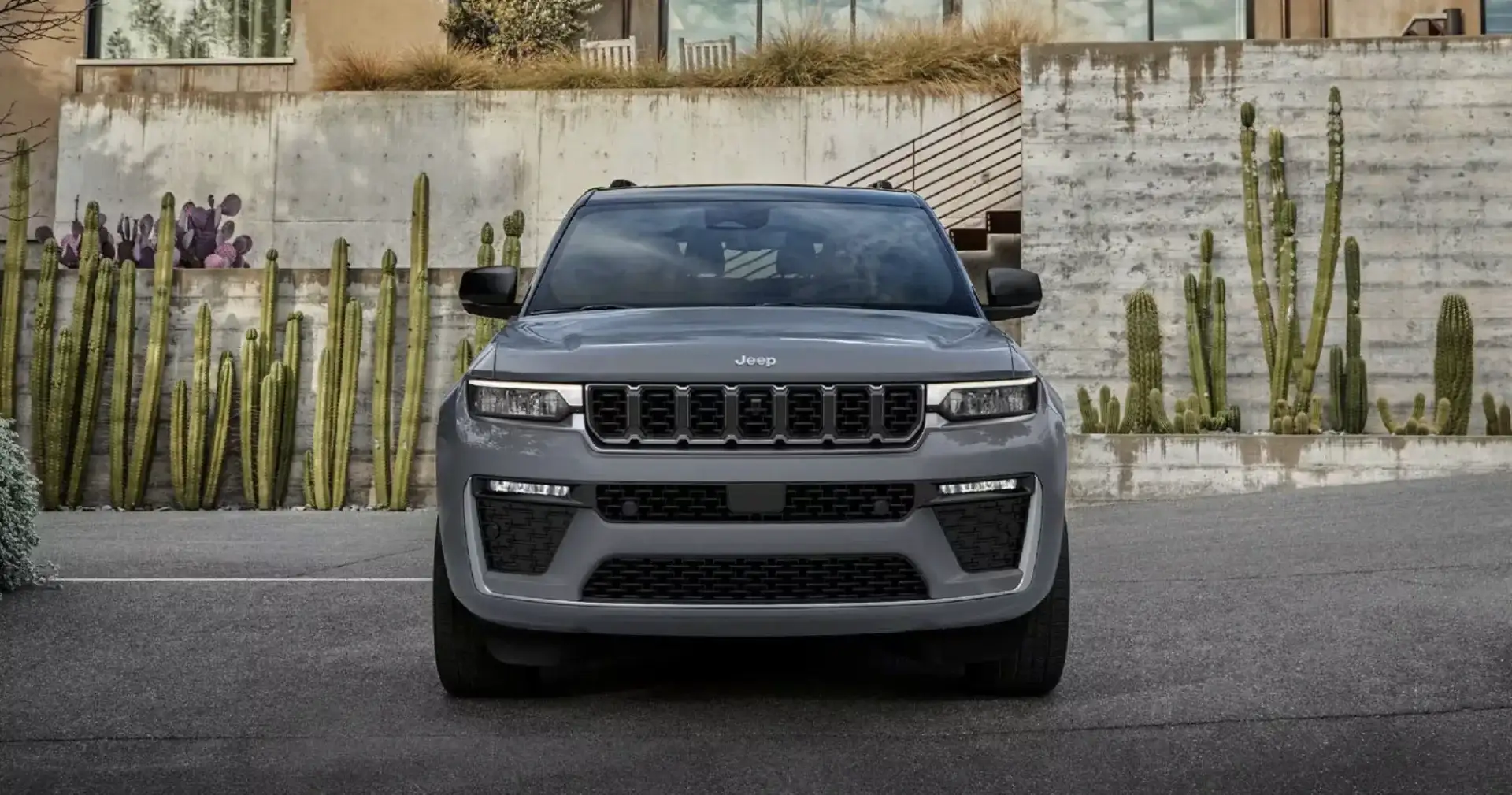 The 2027 Jeep Grand Cherokee in Sting Gray