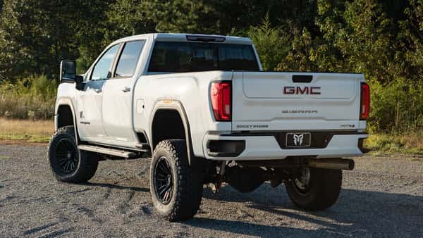 GM Sierra 1500 - Rocky Ridge in white