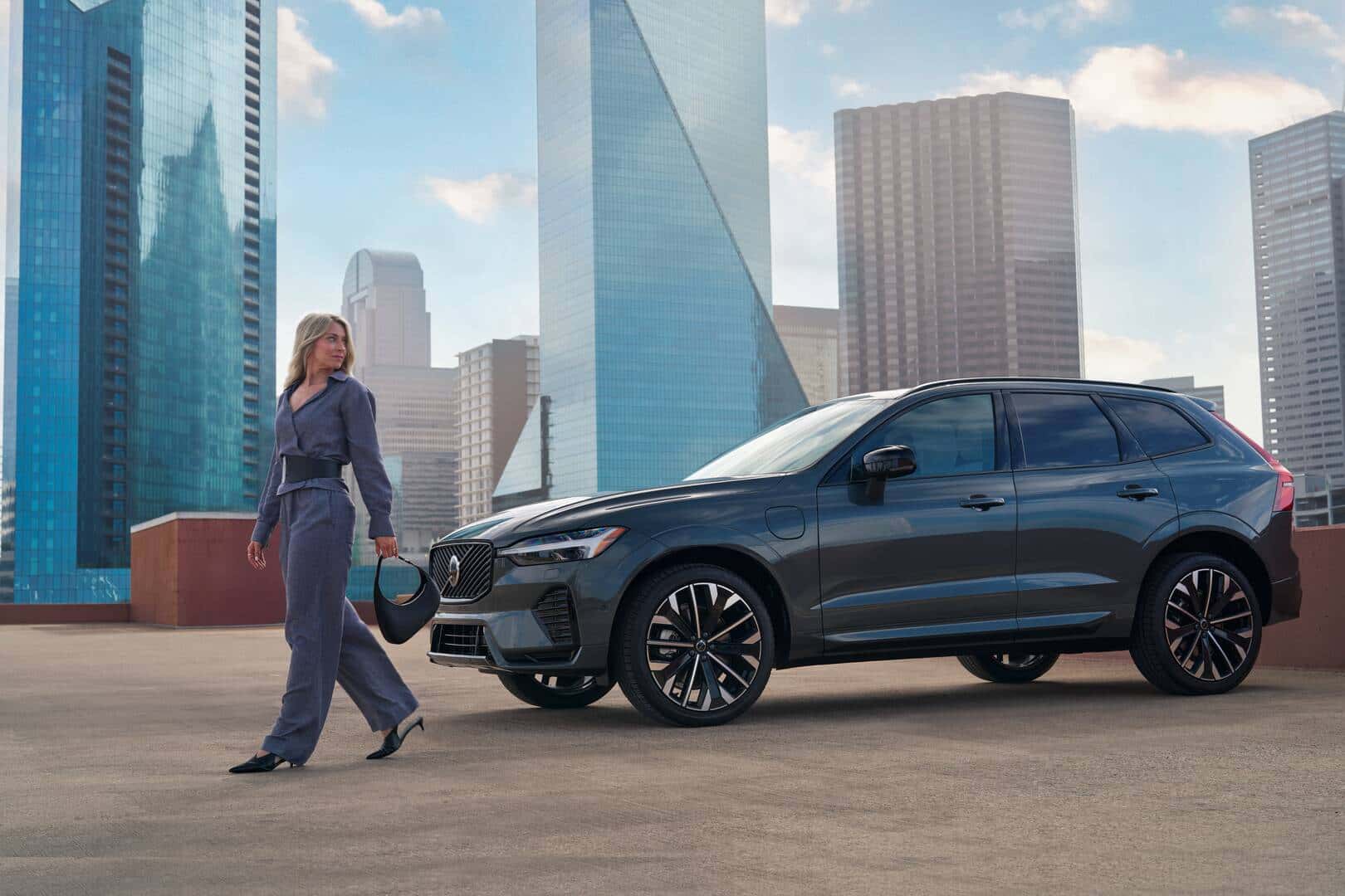 Volvo XC60 PHEV interior with leather seats