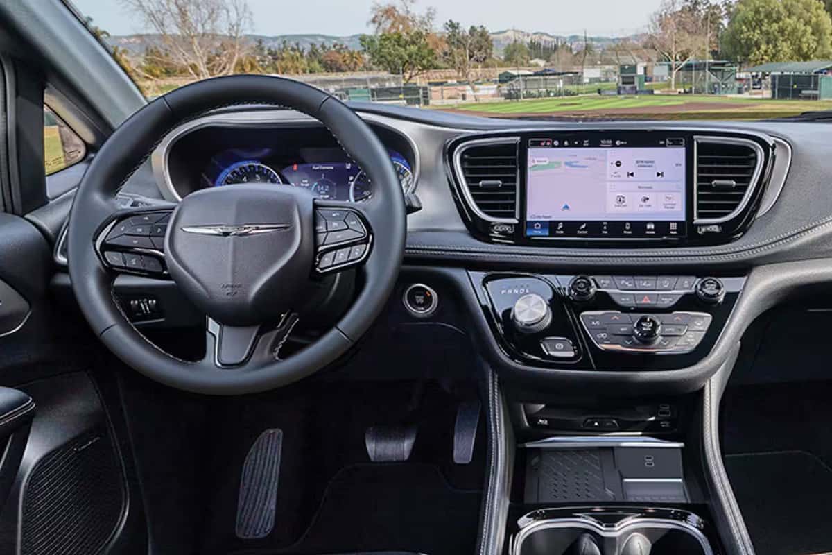 Chrysler interior features