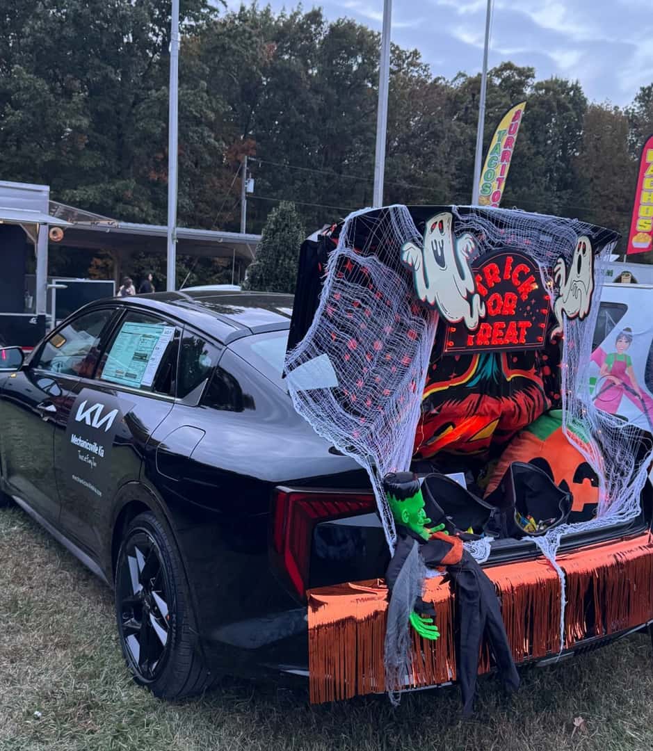 decorated kia sedan truck for halloween